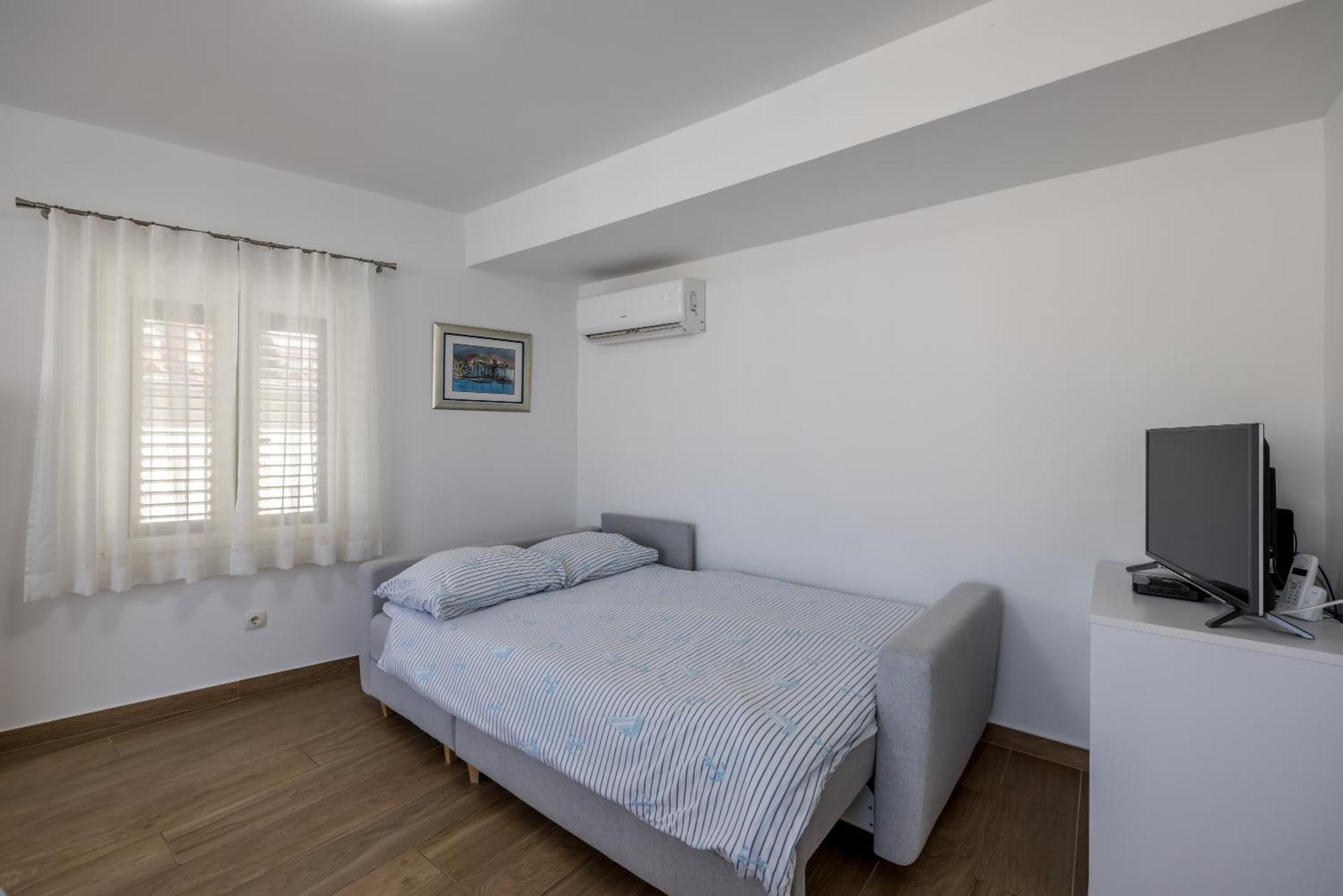 Apartman Sara *